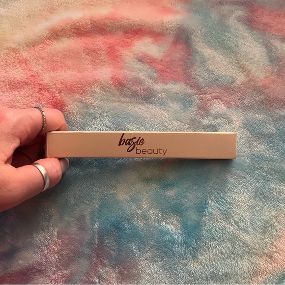 Basic Beauty Lip Liner Duo NEW - Picture 4 of 6